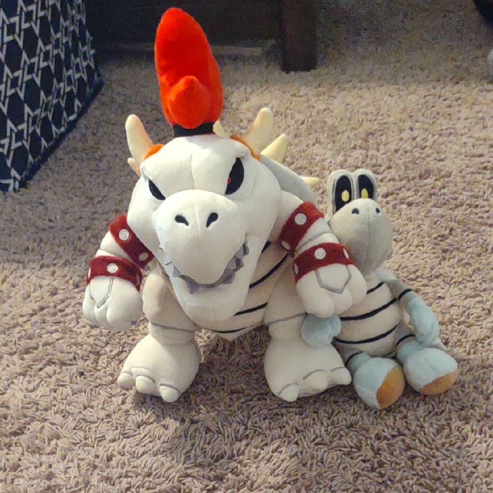SUPER MARIO BRO'S Dry Bowser And Dry Bones Plushies